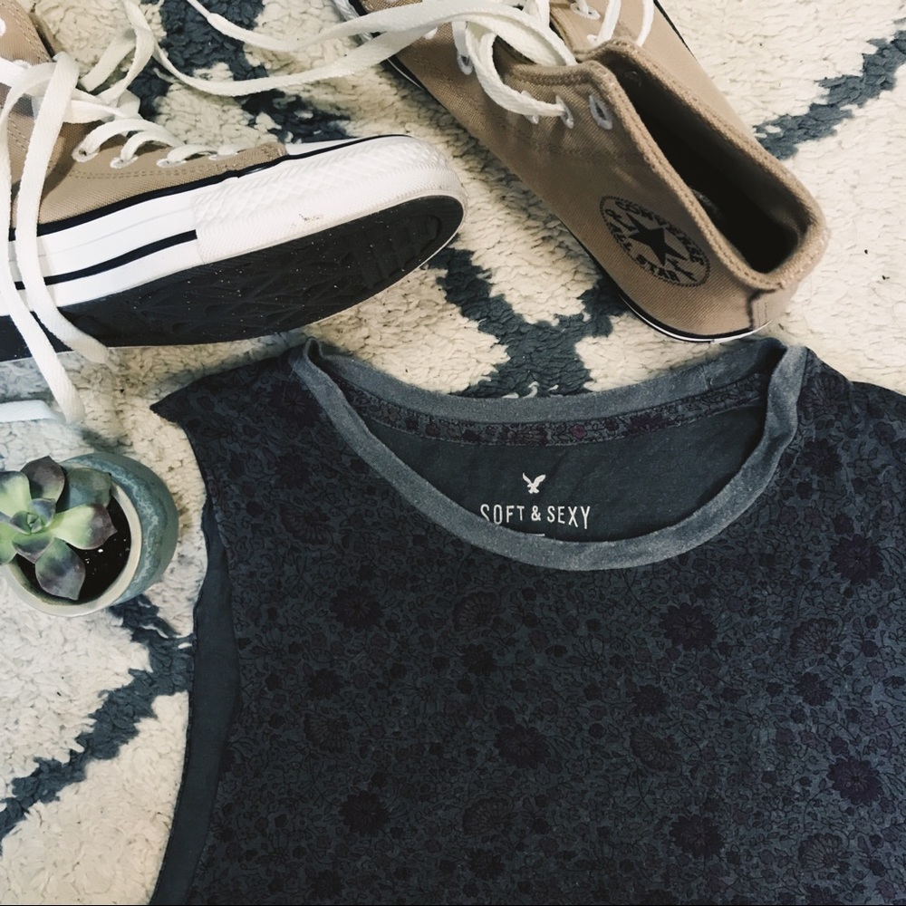 Cutoff T-shirt blouse